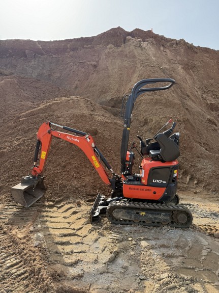 Minibagger Kubota U10-5 - Breiter Grabenräumlöffel